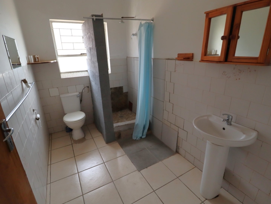 6 Bedroom Property for Sale in Lourierpark Free State